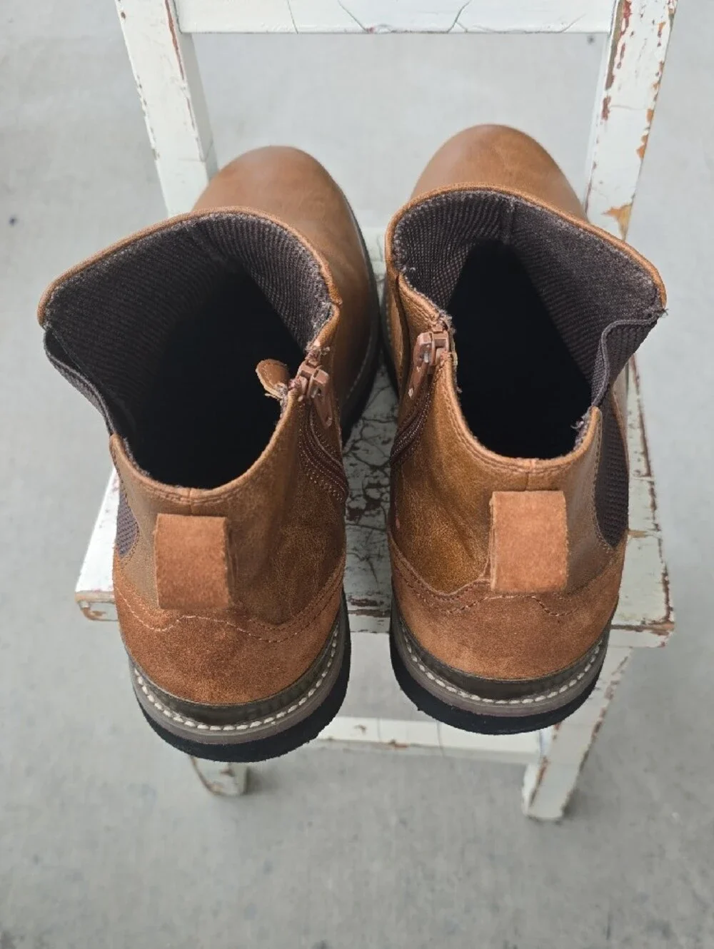 Men's Tan Chelsea Boots - Classic Pull-On Casual 10.5